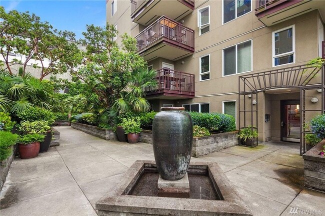 Building Photo - Stylish 1-Bedroom in the Heart of Capitol ...