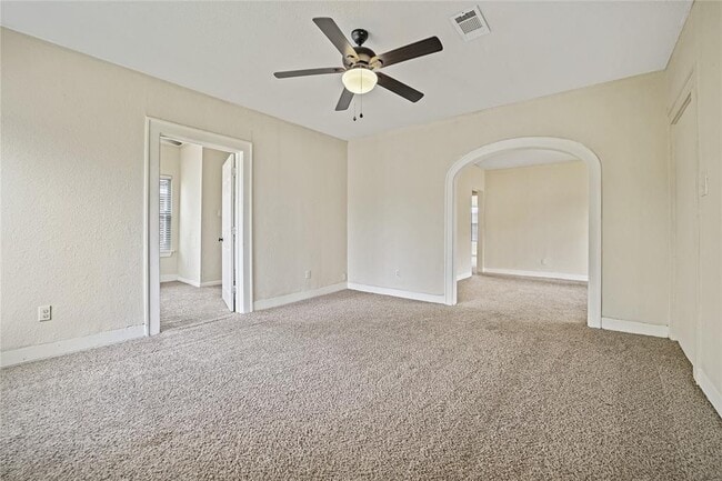 Building Photo - 2704 Truxillo St