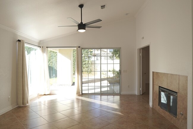 Building Photo - 43917 Cll Las Brisas W