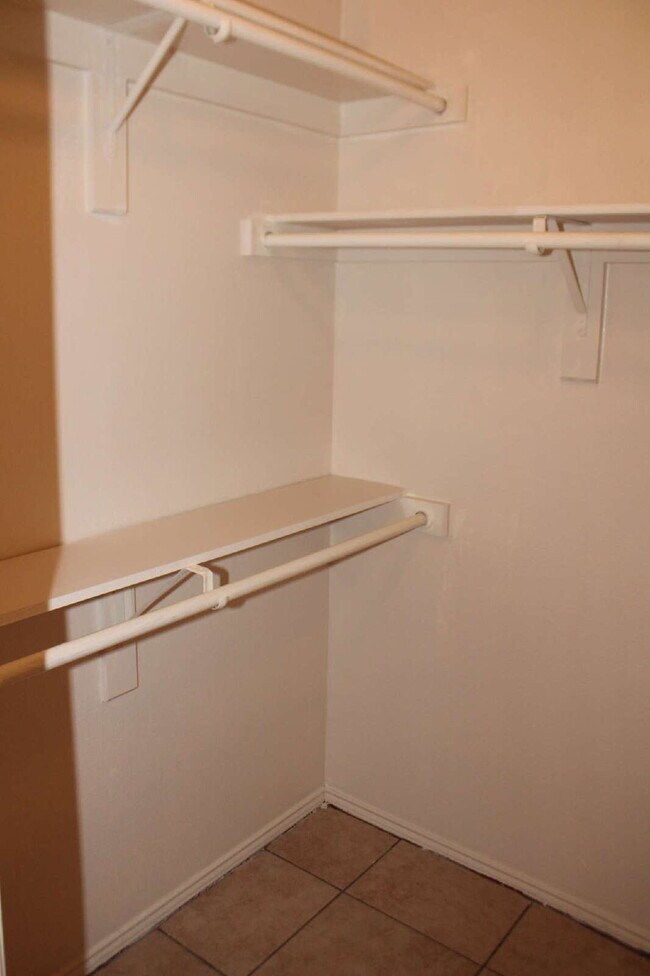 Building Photo - 2136 Coelum Ct