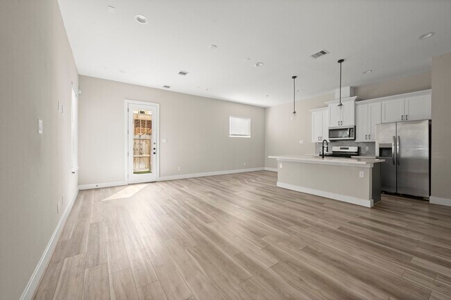 Building Photo - 3208 Bostic St