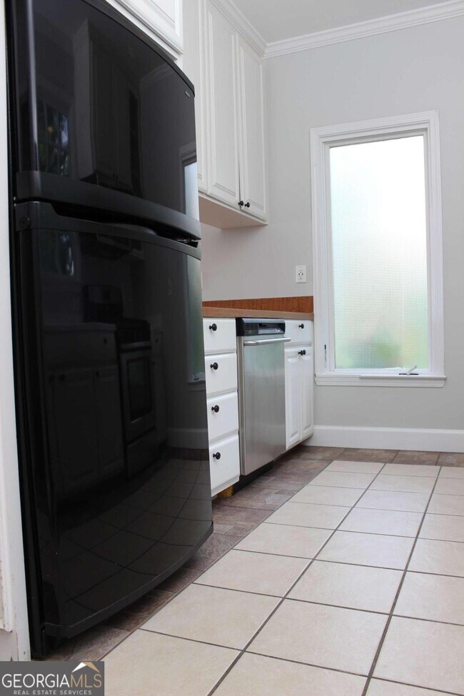 Building Photo - 1124 Center St NW