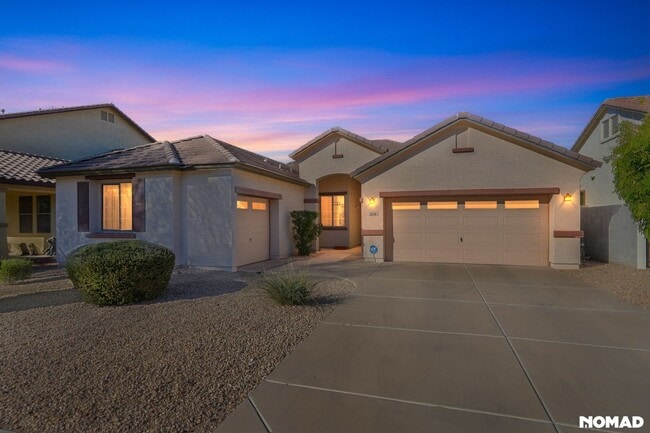 Building Photo - 2140 W Desert Ln