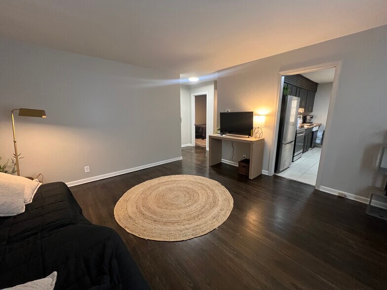 Building Photo - 1905 2nd Ave N