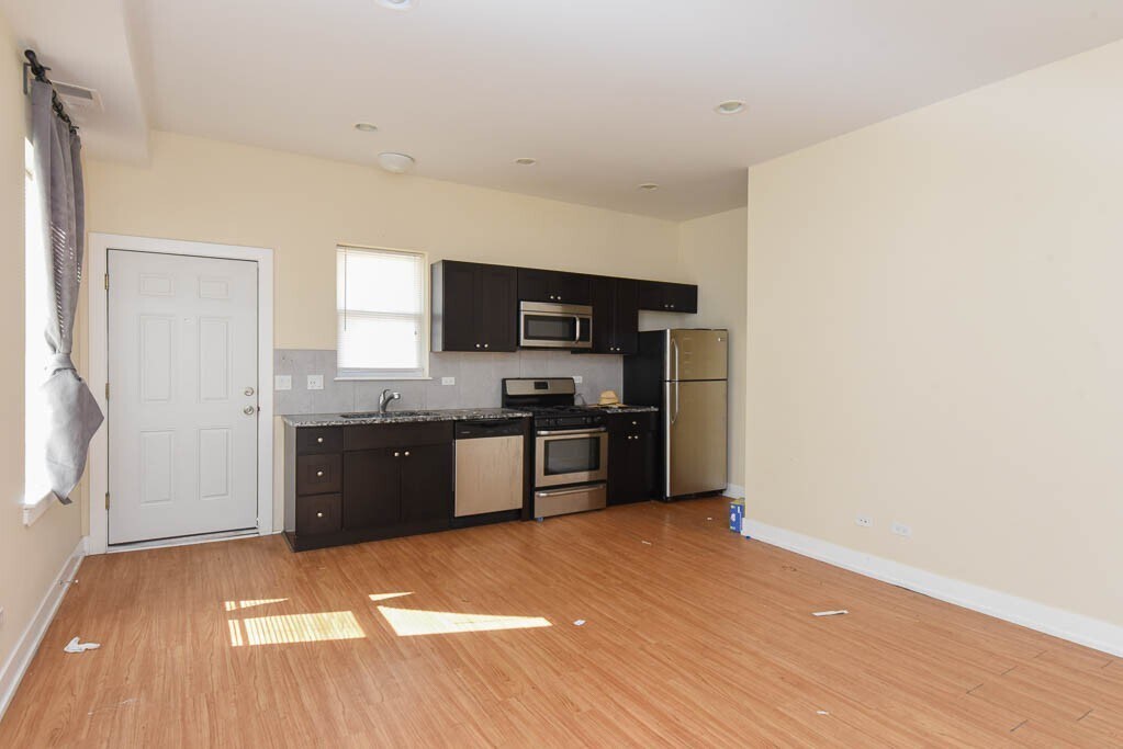 Building Photo - 4748 N Kenneth Ave