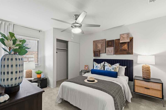 Building Photo - Rosemeade Townhomes