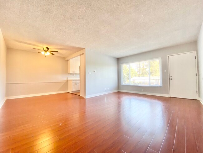 Building Photo - 7731 Romaine St