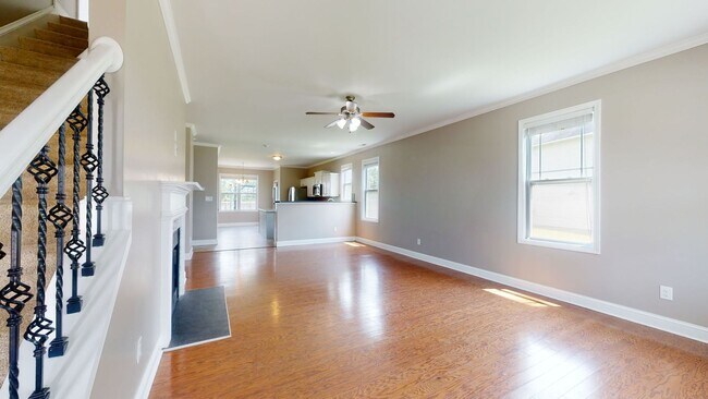 Building Photo - 4 Bedroom Home in Carolina Plantations!