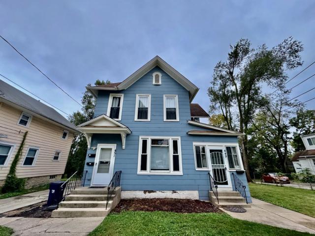 Primary Photo - 3 bedroom in ELGIN IL 60120