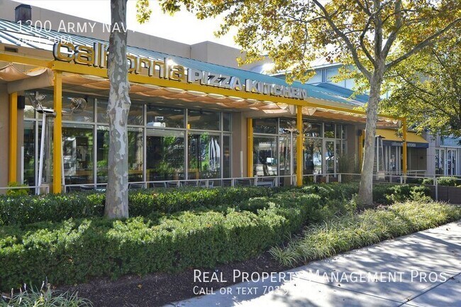 Building Photo - 1300 Army Navy Dr