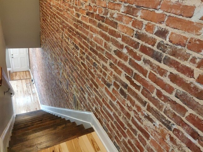 Building Photo - 103 S Highland Ave