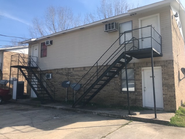 Primary Photo - 950 Killoden Cir
