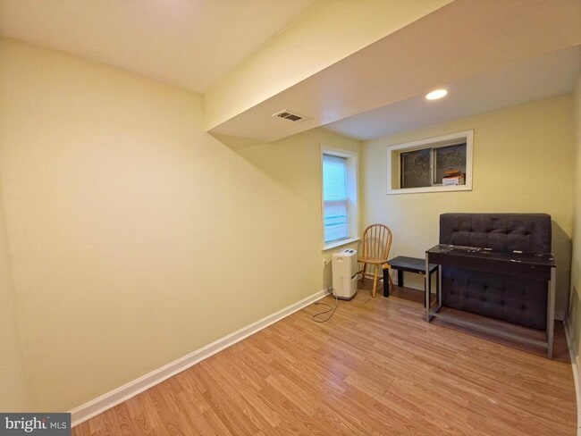 Building Photo - 200 Hardy Pl