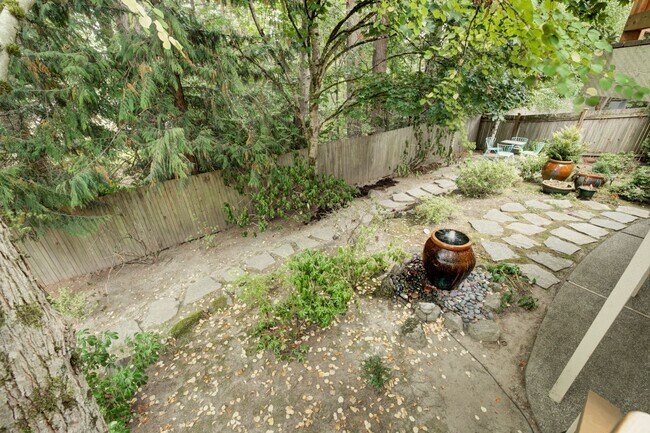 Building Photo - 5bd/3.5ba Bellevue Home