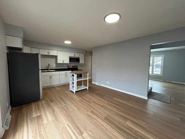 Building Photo - 1st Ct