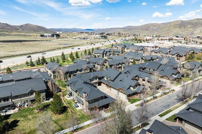 Building Photo - 6144 Fox Point Cir