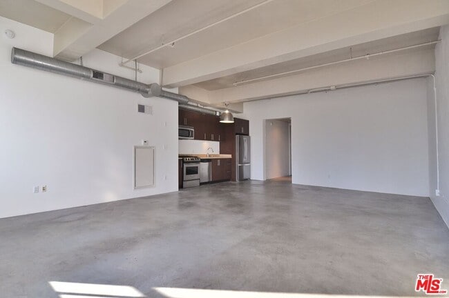 Building Photo - 849 S Broadway