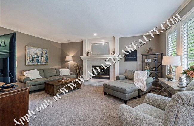 Building Photo - Beautiful 2 Story 4 Bed 5 Bath Home in Overland Park-Available in JULY!!