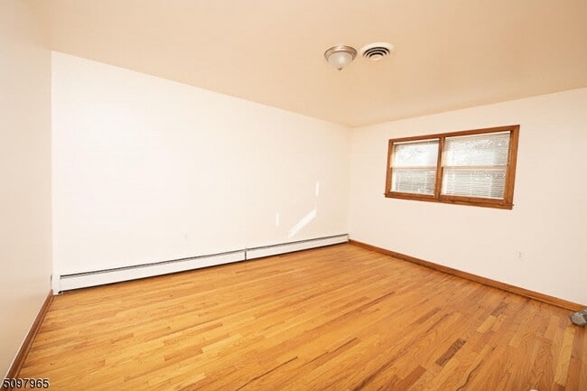 Building Photo - 900 S Park St