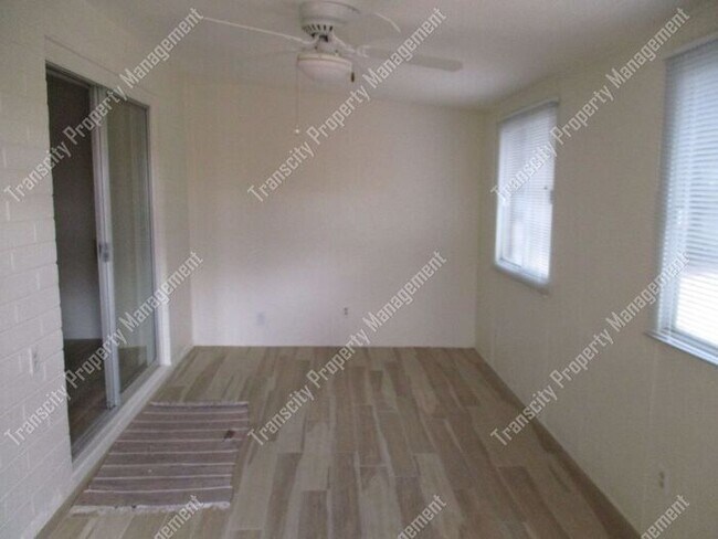 Building Photo - 55-Plus Community Dreamland Villa Retirement