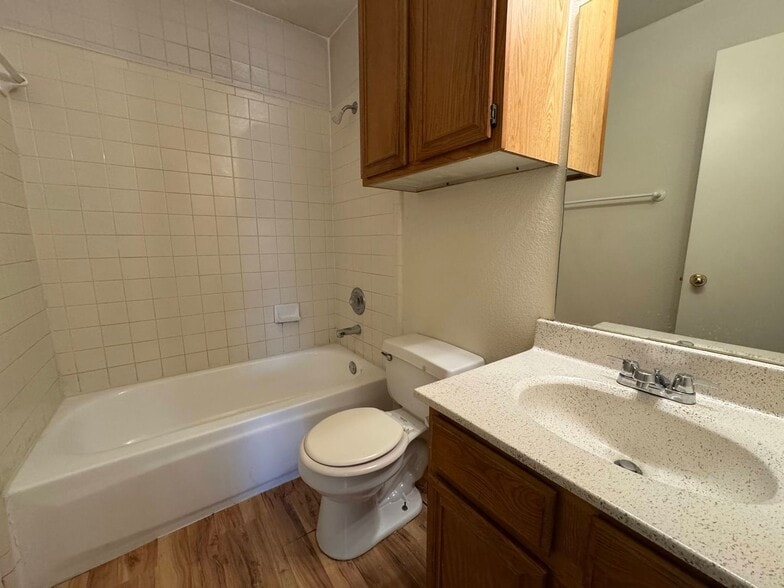 Building Photo - 1701 Benttree Dr
