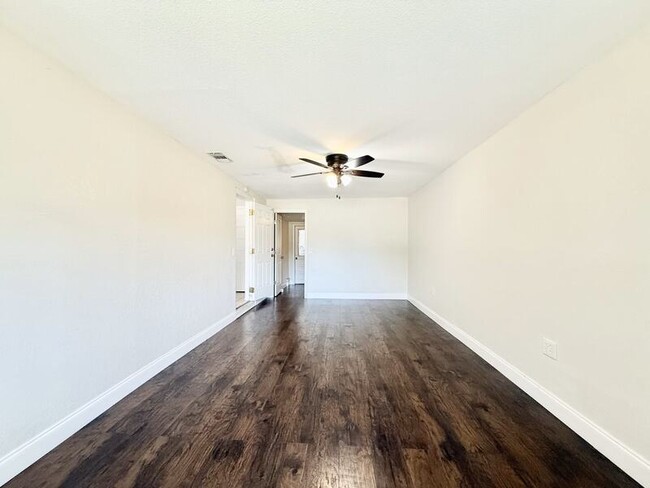 Building Photo - 1238 Bellevue Blvd