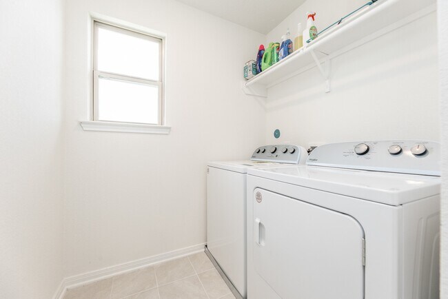 Building Photo - 25442 Cartington Ln