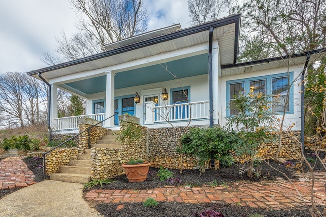 Building Photo - 1818 Old Ringgold Rd