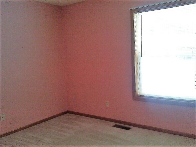 Building Photo - 1960 Pika Trl