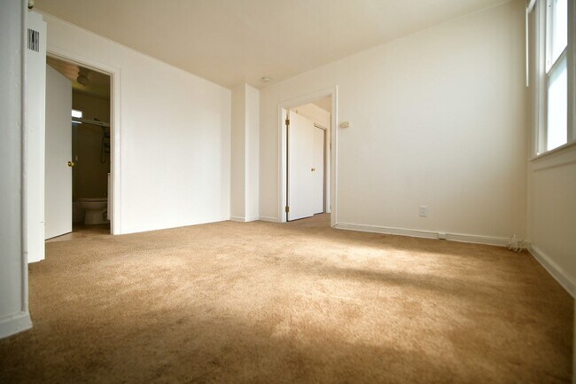 Building Photo - 2721 California St