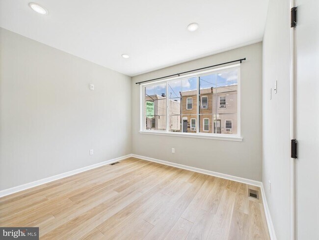 Building Photo - 1320 Grove St