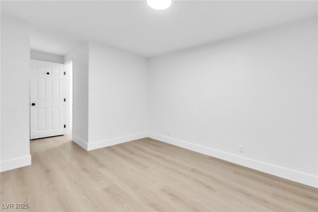 Building Photo - 3485 Shamrock Ave