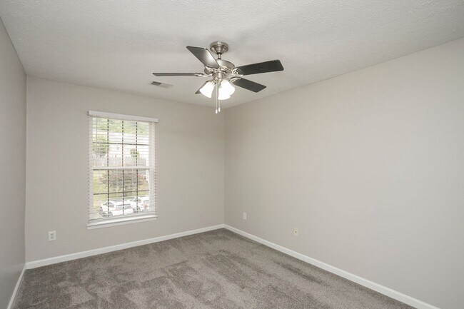 Building Photo - 7277 Charlotte Pike