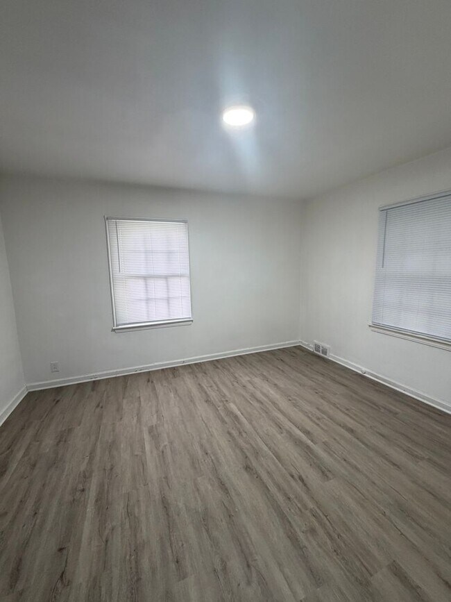 Building Photo - 3461 Dequincy St