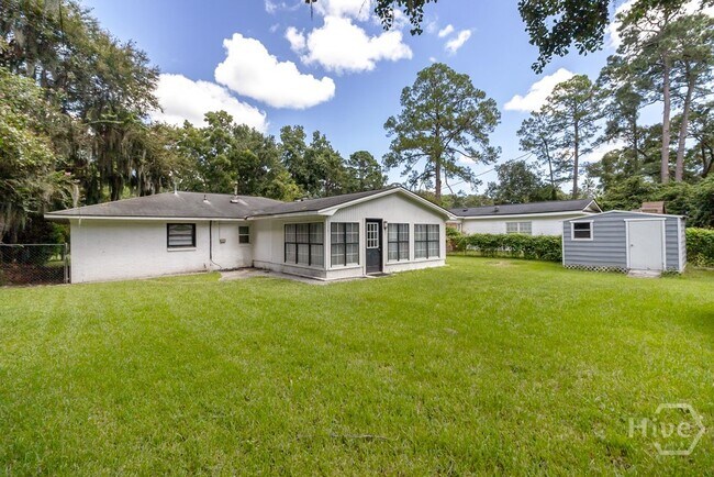 Building Photo - 625 Stuart St