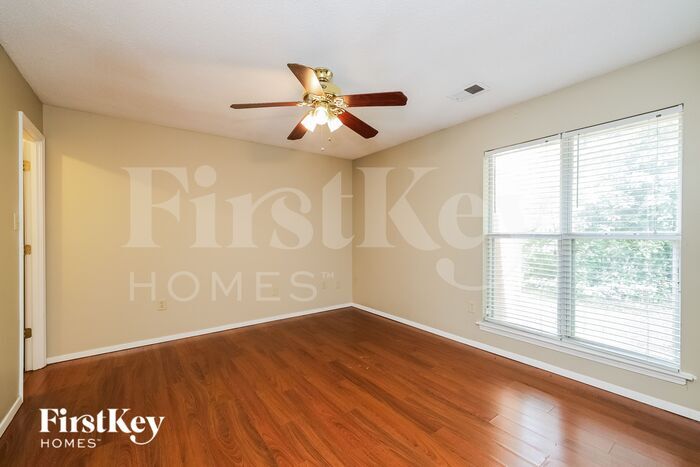 Building Photo - 7602 Iris Dr