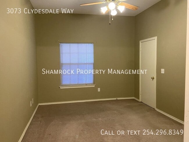 Building Photo - Surrey Ridge Duplex in Midway ISD!