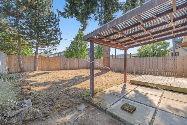 Building Photo - 5028 NE 25th Ave