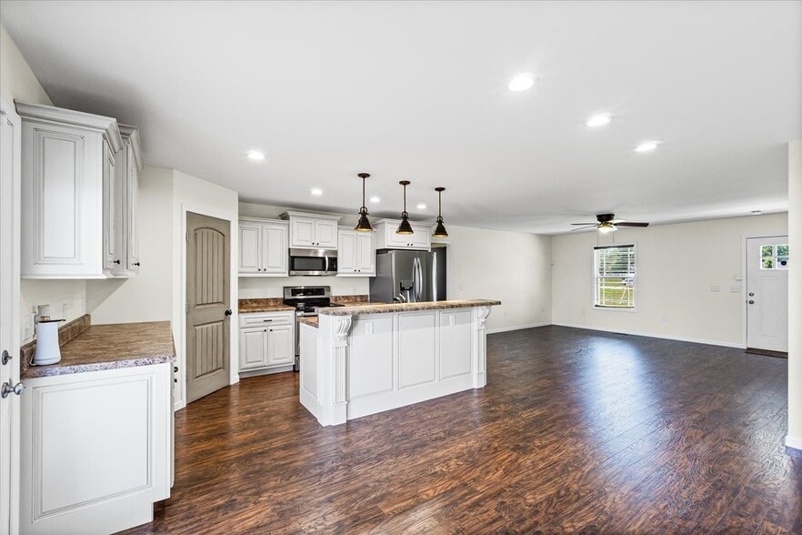 Building Photo - 242 Mirage Dr