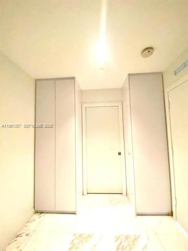 Building Photo - 480 NE 31st St