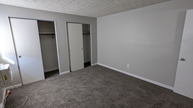 Building Photo - MN Cedar Village (857)