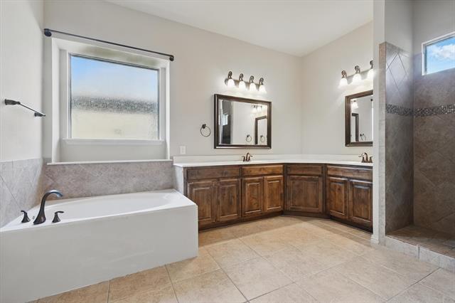 Building Photo - 5720 Eagle Mountain Dr