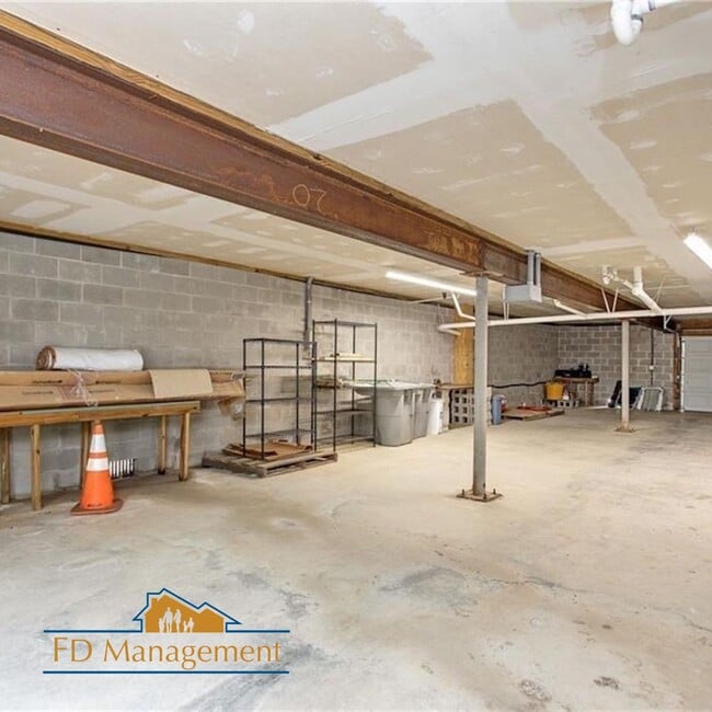 Building Photo - 3 Bedroom 2 Bathroom Home - Near Buckroe B...