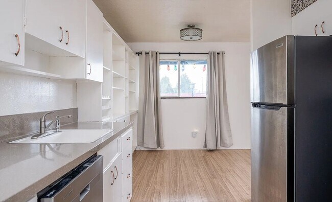 Building Photo - Remodeled 3 Bedroom, 1 Bath Home with Fenced Yard