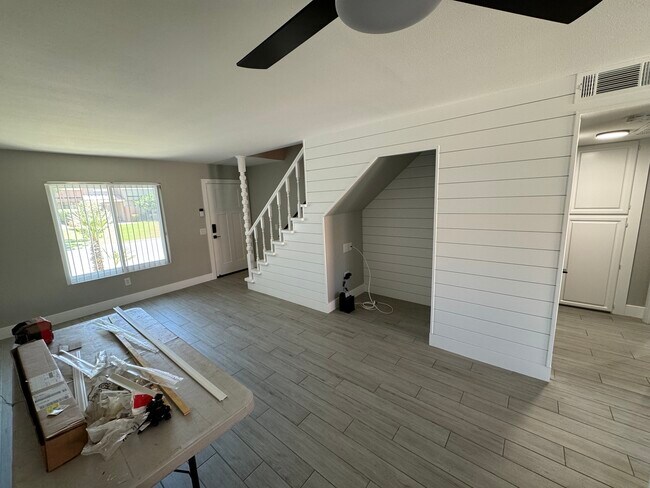 Great Room & Entry Door - 415 Tava Ln