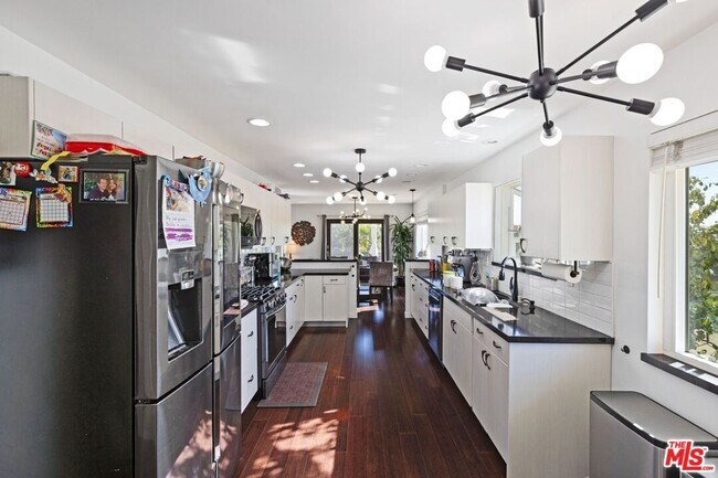 Building Photo - 7130 Gateshead Way