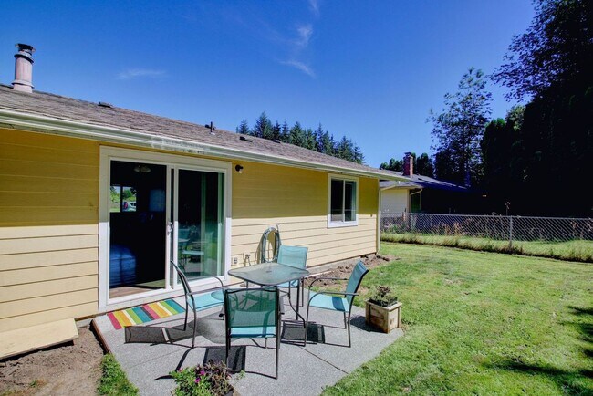 Building Photo - Wilson Duplex