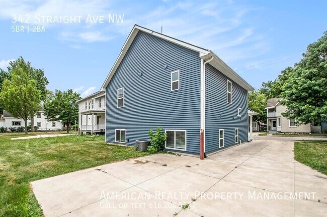 Building Photo - 342 Straight Ave NW