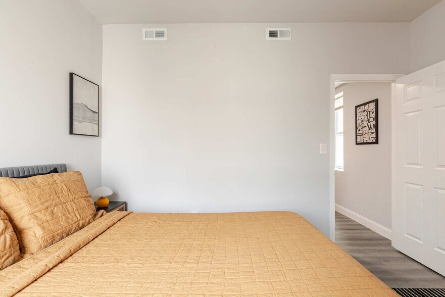 Building Photo - 1418 S 9th St