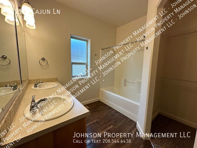 Building Photo - 2991 N Cajun Ln